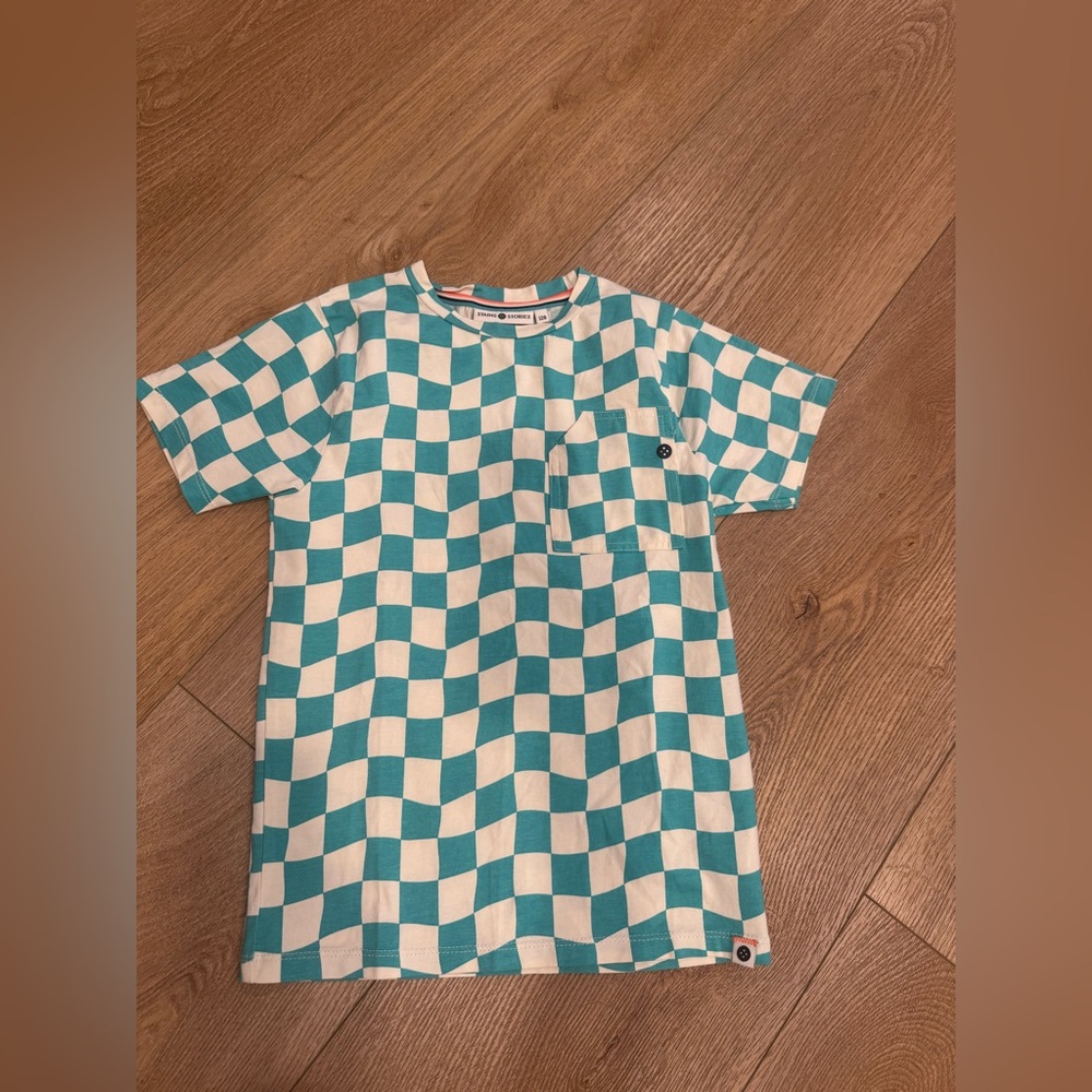 Stains and Stones Kids Boys Checkered Blue and White T-Shirt. Size 8 EUC